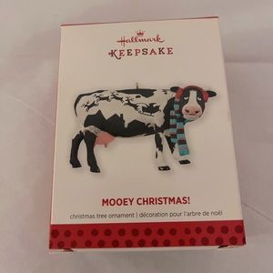 Hallmark “Moo-ey Christmas” 2013 ornament excellent condition in original box